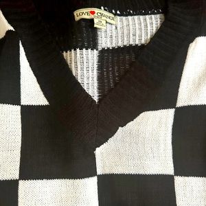 V-neck Sweater - New 🤩